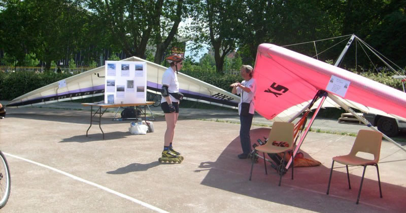 Deltaplanes du 'Grenoble Chartreuse Vol Libre'  la Fte du sport 2010